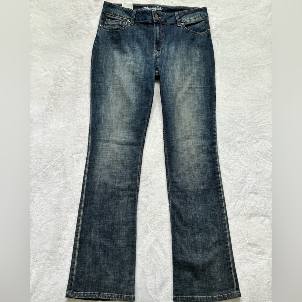 WRANGLER Classic Mid Rise Bootcut Blue Jeans--NWT—15 - Picture 1 of 14